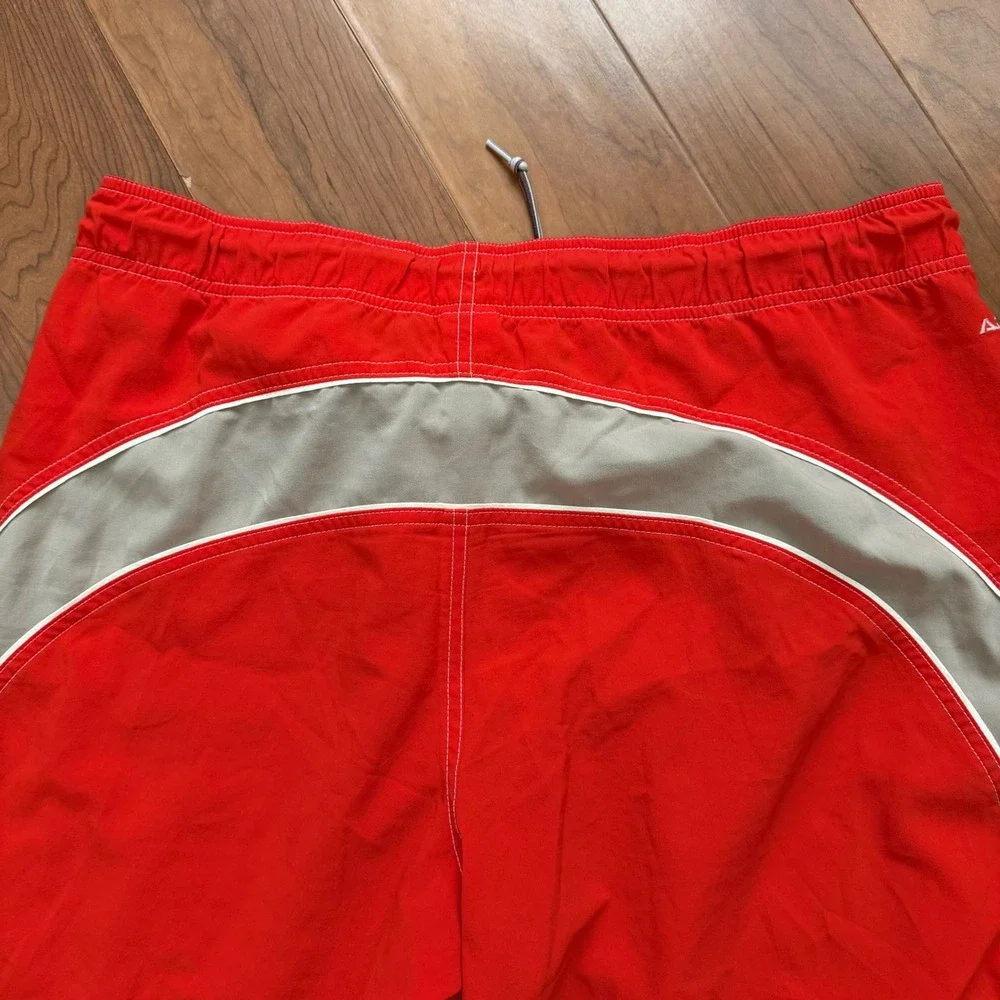 The North Face Apex Mens Red Board Shorts Swim Trunks Size Large Zipper Pocket